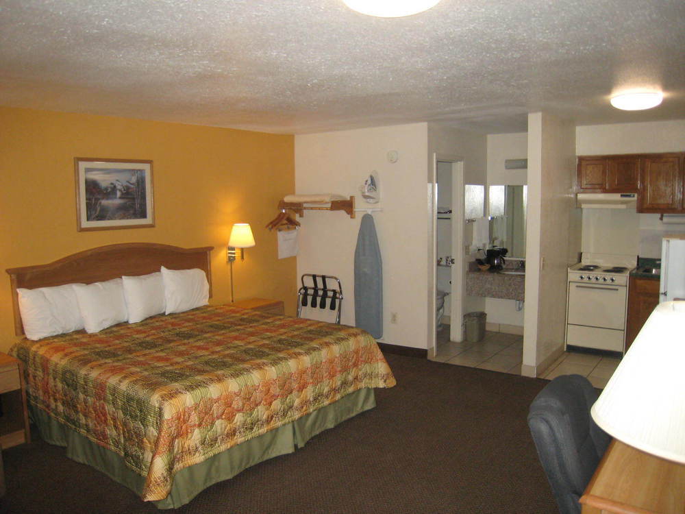 Executive Inn Pearsall Room photo